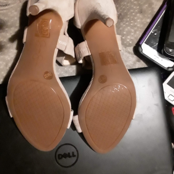 Jessica Simpson heels - Picture 2 of 6